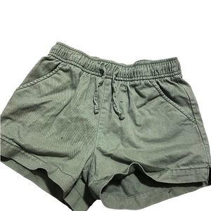 Old navy green short